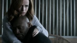 Episode 10 Ensanglanté, mais debout